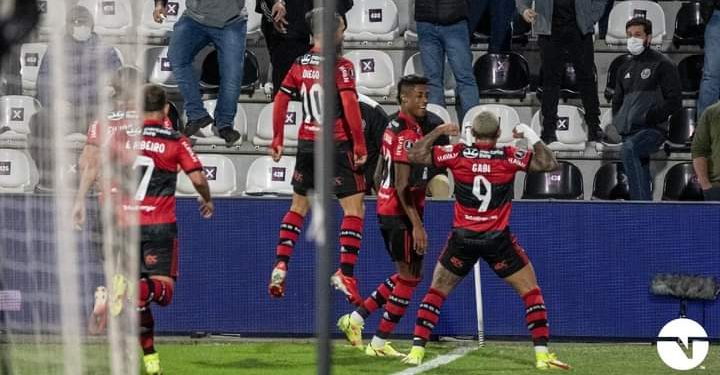 Flamengo vence o Olímpia