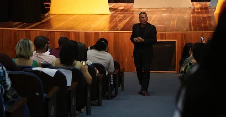 Eri Johnson no Teatro Municipal de São Gonçalo
