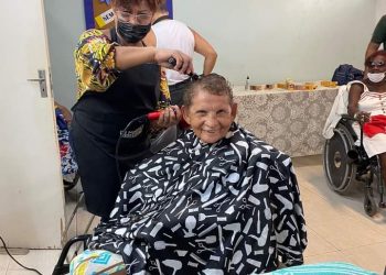 Ação social no Abrigo Cristo Redentor