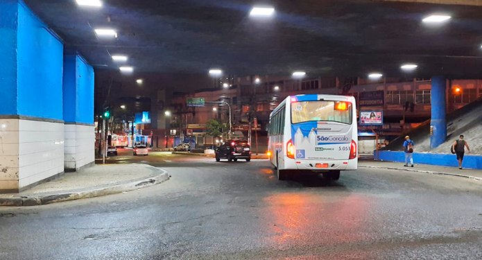 Viaduto se Alcântara ganha lâmpadas LED