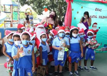 Alunos de São Gonçalo celebram o Natal