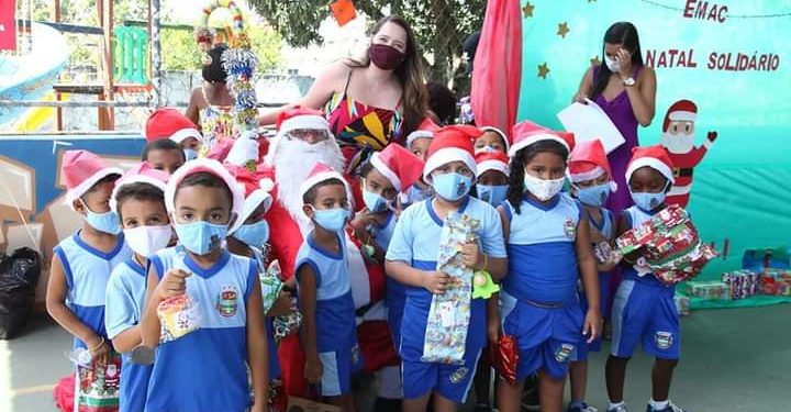 Alunos de São Gonçalo celebram o Natal