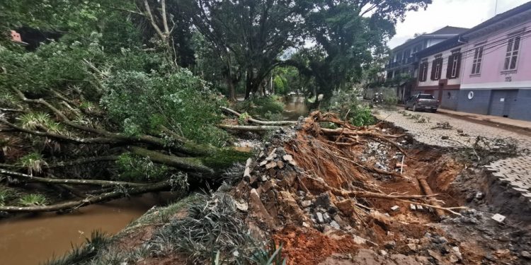 Petrópolis Chuvas castigam a cidade