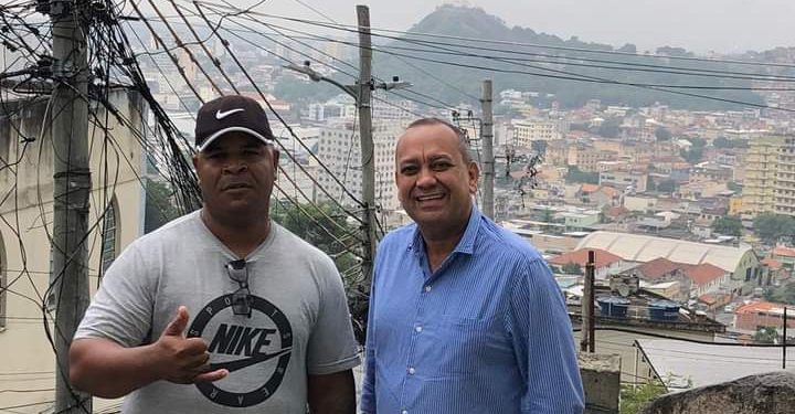 Max Lemos visita Complexo da Penha