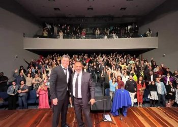 Show Romântico no Teatro Municipal de São Gonçalo