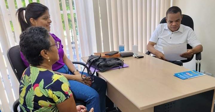 Claudinei Siqueira atende a população gonçalense