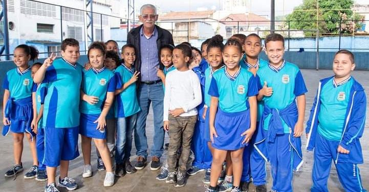 Prefeito Capitão Nelson cuidando da Educação