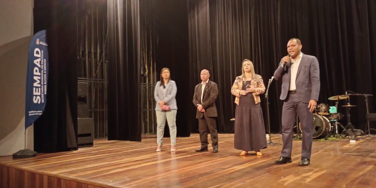 Evento da SEMPAD no Teatro de São Gonçalo