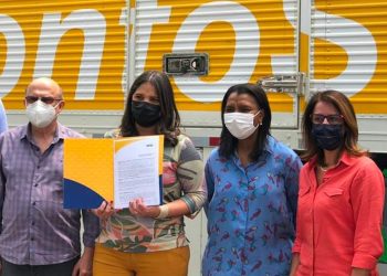 Rosângela Gomes presta homenagem no Dia do Comércio