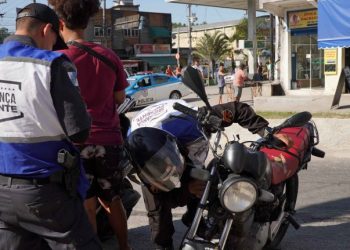 São Gonçalo mais Segura aborda mais de 500 motociclistas