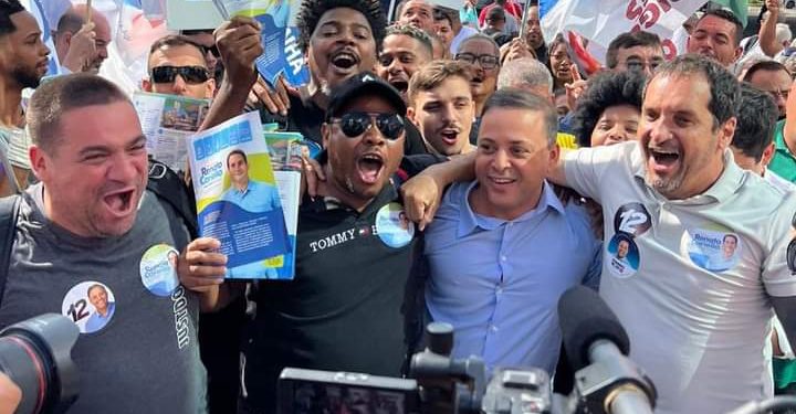 Rodrigo Neves faz caminhada em Alcântara