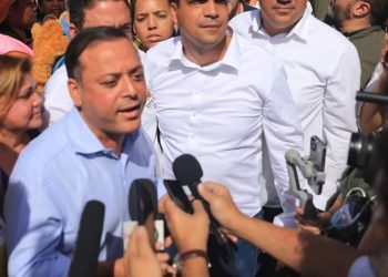 Rodrigo Neves e Cabo Daciolo em Duque de Caxias