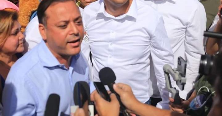 Rodrigo Neves e Cabo Daciolo em Duque de Caxias