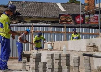 Obras  na Praça do Barenco em São Gonçalo