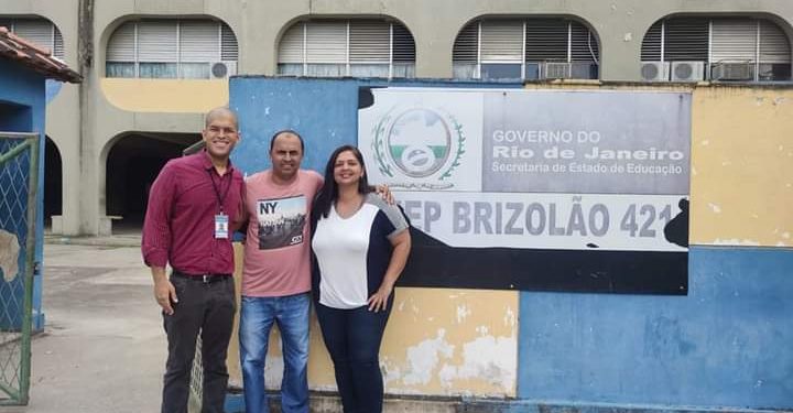 Magu dos Brinquedos visita CIEP em Santa Izabel