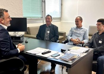 Deputado Estadual Vitor Junior recebe líderes políticos