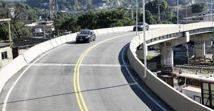 Viaduto de Astin na Cidade de Nova Iguaçu