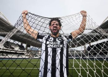 Diego Costa é jogador do Botafogo