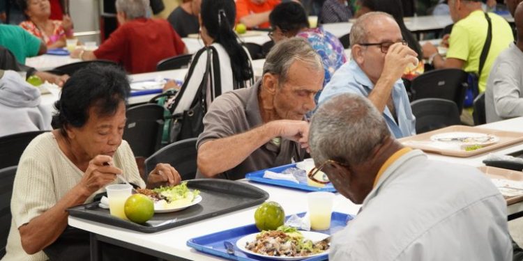 Ceia de Ano Novo Restaurante do Povo Alcântara