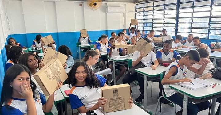 Entrega de Material Escolar em Duque de Caxias