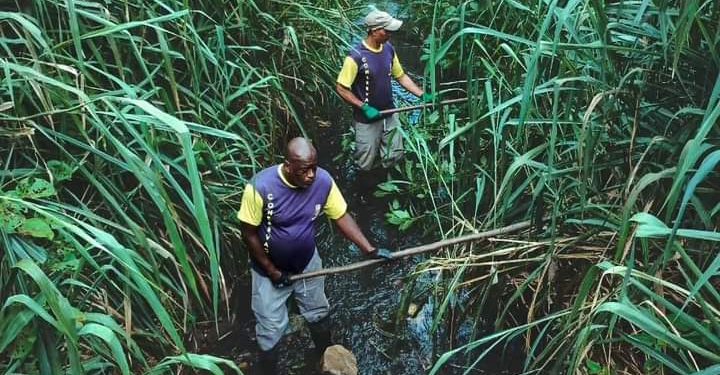 Limpeza nos rios de Niterói