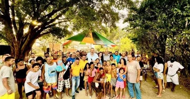Marcio CaneLLa com povo de Belford Roxo