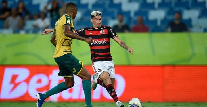 Flamengo vence Cuiabá