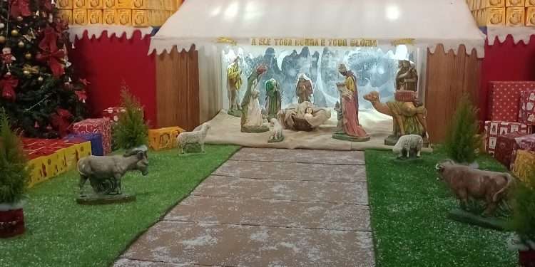 Presépio de Natal no Supermercado Guanabara