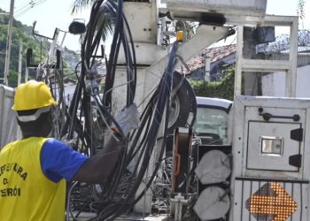 Operação Caça fios avança em Niterói