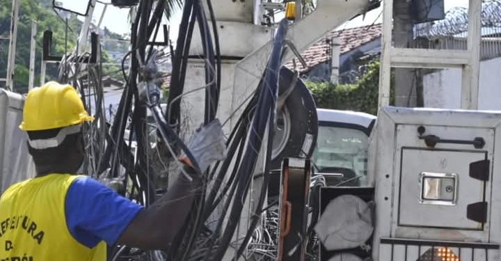 Operação Caça fios avança em Niterói