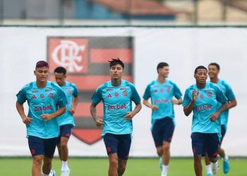 Elenco do Flamengo volta das férias