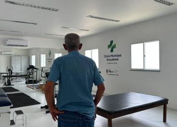 Capitão Nelson visita Clínica Municipal Gonçalense