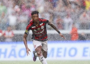 Bruno Henrique e Arrascaeta 14 Títulos pelo Flamengo