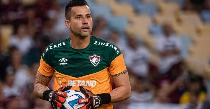 Renovação do goleiro Fábio do Fluminense