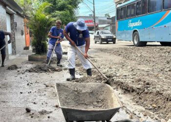 Limpeza pós chuvas em São Gonçalo