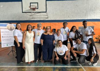 Feira Literária Arte em Movimento FLAM