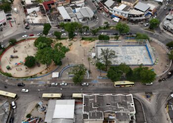 Obras na Praça da Trindade em São Gonçalo