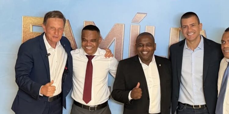 Douglas Ruas e Crivella no Evento ao Pé da Cruz