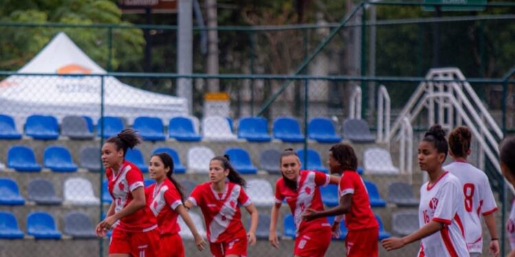 Ceros Campeã do Estadual Escolar RJ