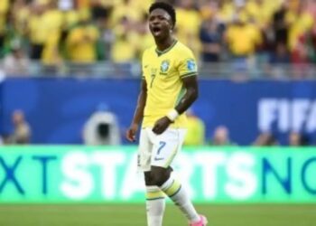 Brasil vence a Escócia com dois gols de Vini Jr